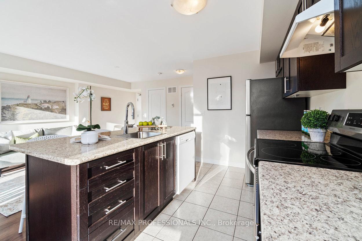 Photo 11 of Unit 912, 2 Blanche Lane, Markham, Cornell — HOMEH