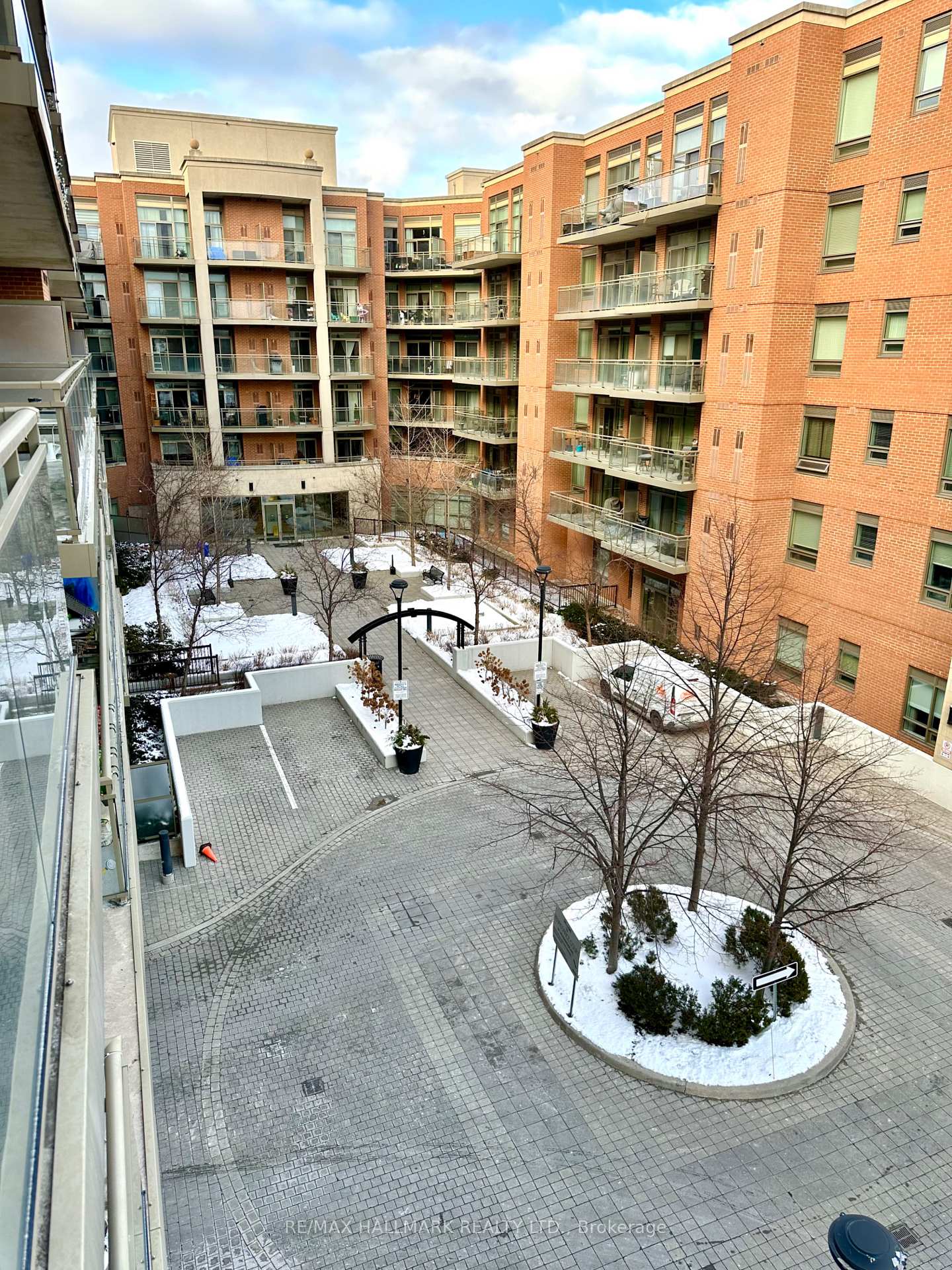 Front of Unit 410, 281 Woodbridge Avenue S