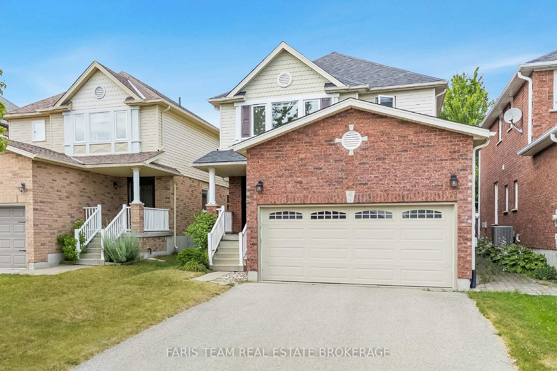 Photo 2 of 40 Sovereign's Gate, Barrie, Innis-Shore — HOMEH