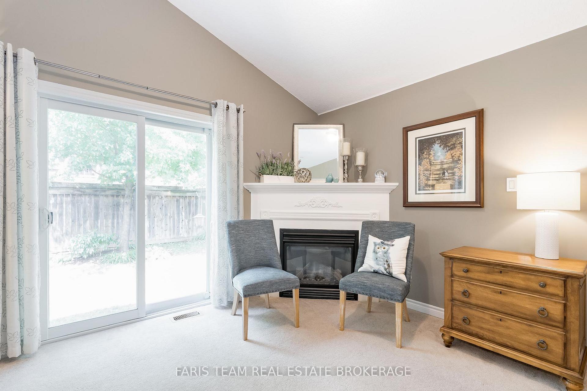 Photo 10 of 40 Sovereign's Gate, Barrie, Innis-Shore — HOMEH