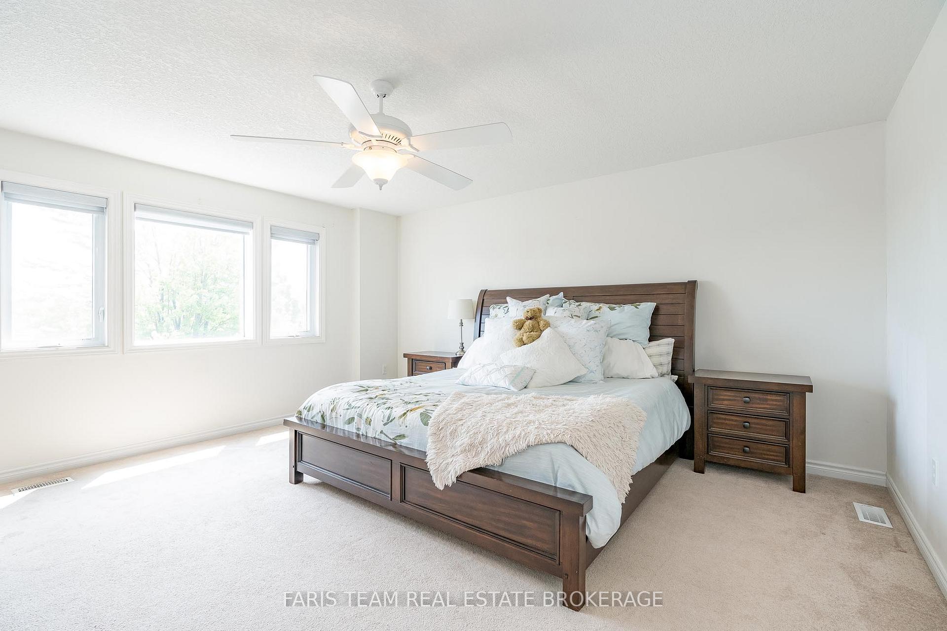 Photo 17 of 40 Sovereign's Gate, Barrie, Innis-Shore — HOMEH