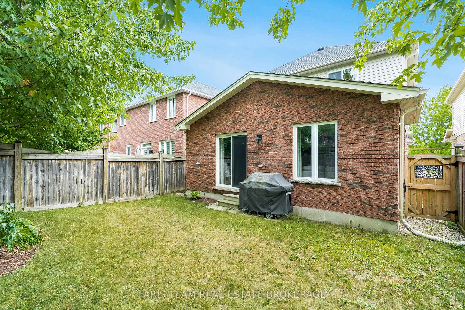 Photo 24 of 40 Sovereign's Gate, Barrie, Innis-Shore — HOMEH