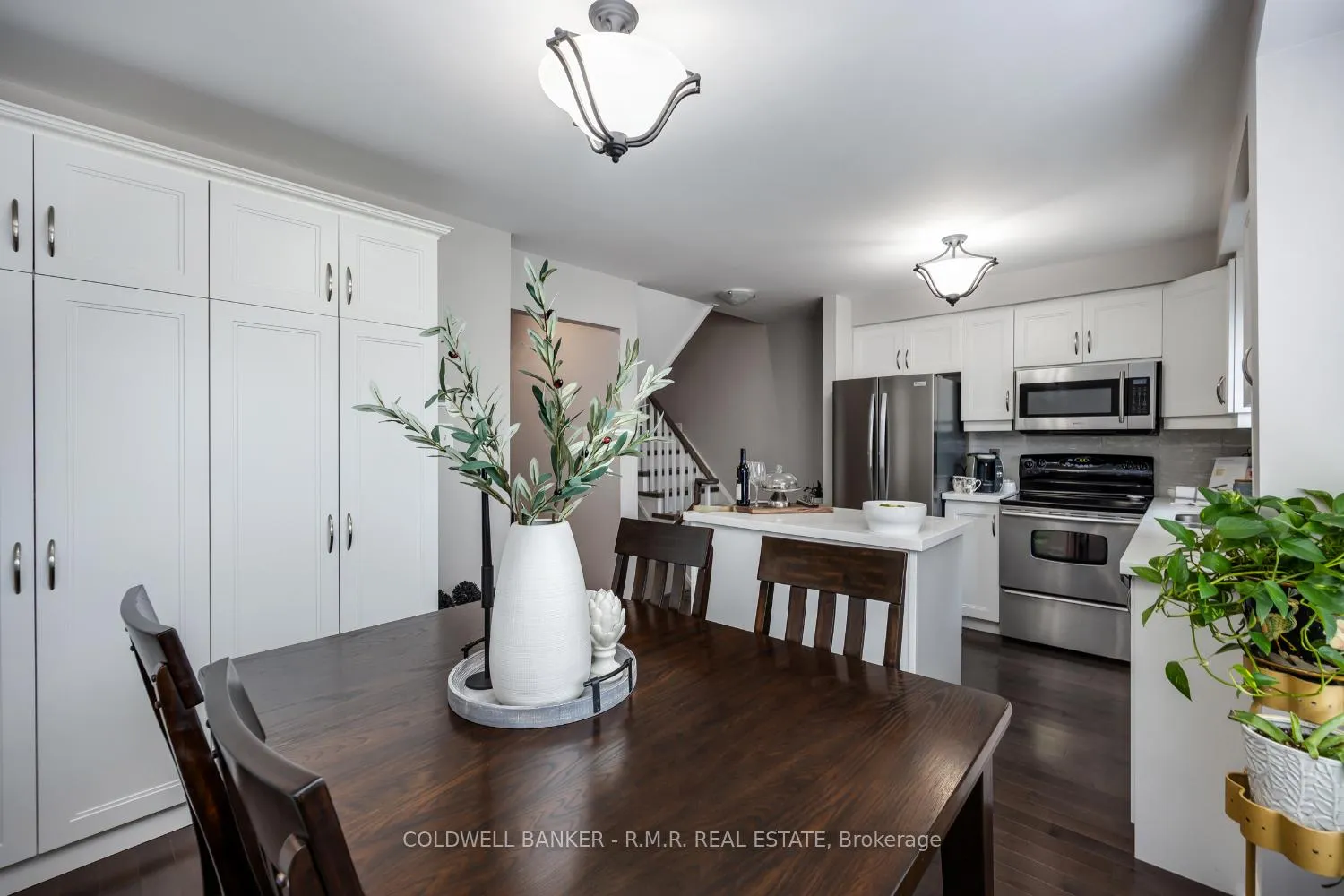 Photo 10 of 32 Mugford Road, Aurora, Bayview Wellington — HOMEH