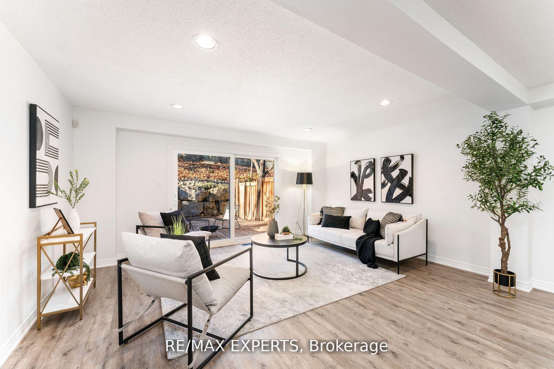 Photo 2 of Unit 10, 20 William Farr Lane, Vaughan, West Woodbridge — HOMEH