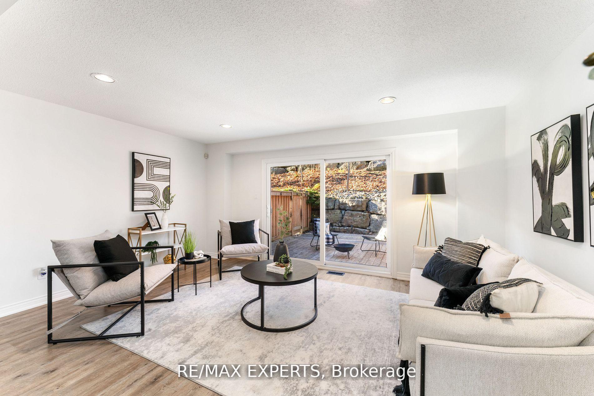 Photo 3 of Unit 10, 20 William Farr Lane, Vaughan, West Woodbridge — HOMEH