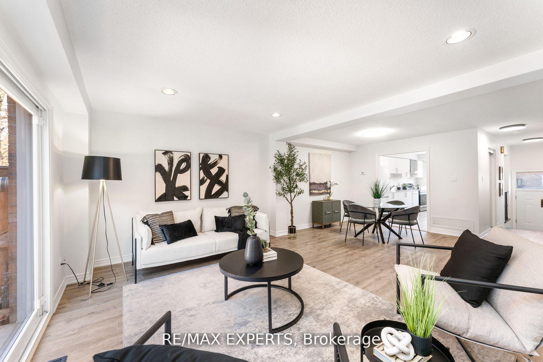 Photo 4 of Unit 10, 20 William Farr Lane, Vaughan, West Woodbridge — HOMEH