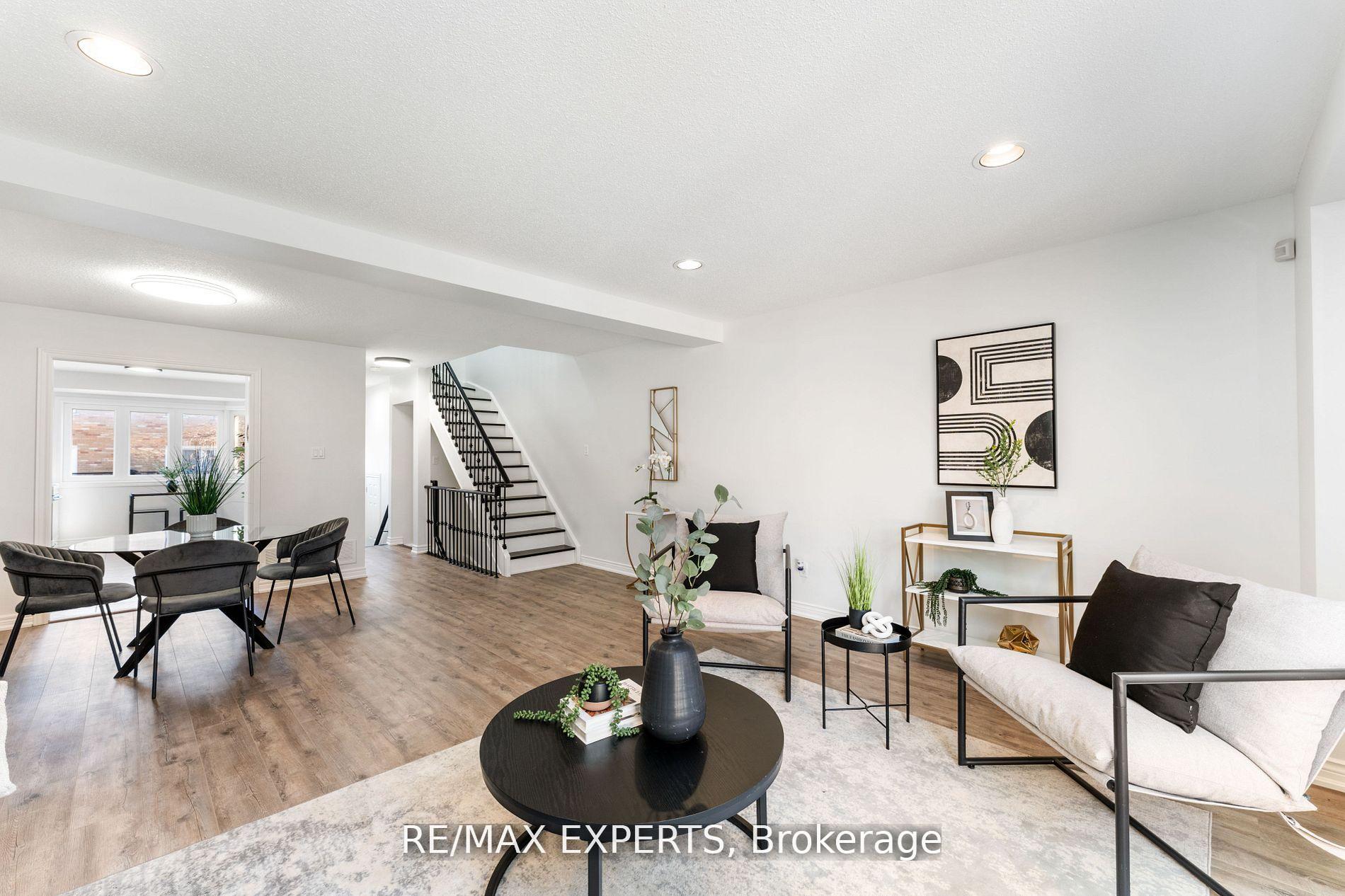 Photo 5 of Unit 10, 20 William Farr Lane, Vaughan, West Woodbridge — HOMEH