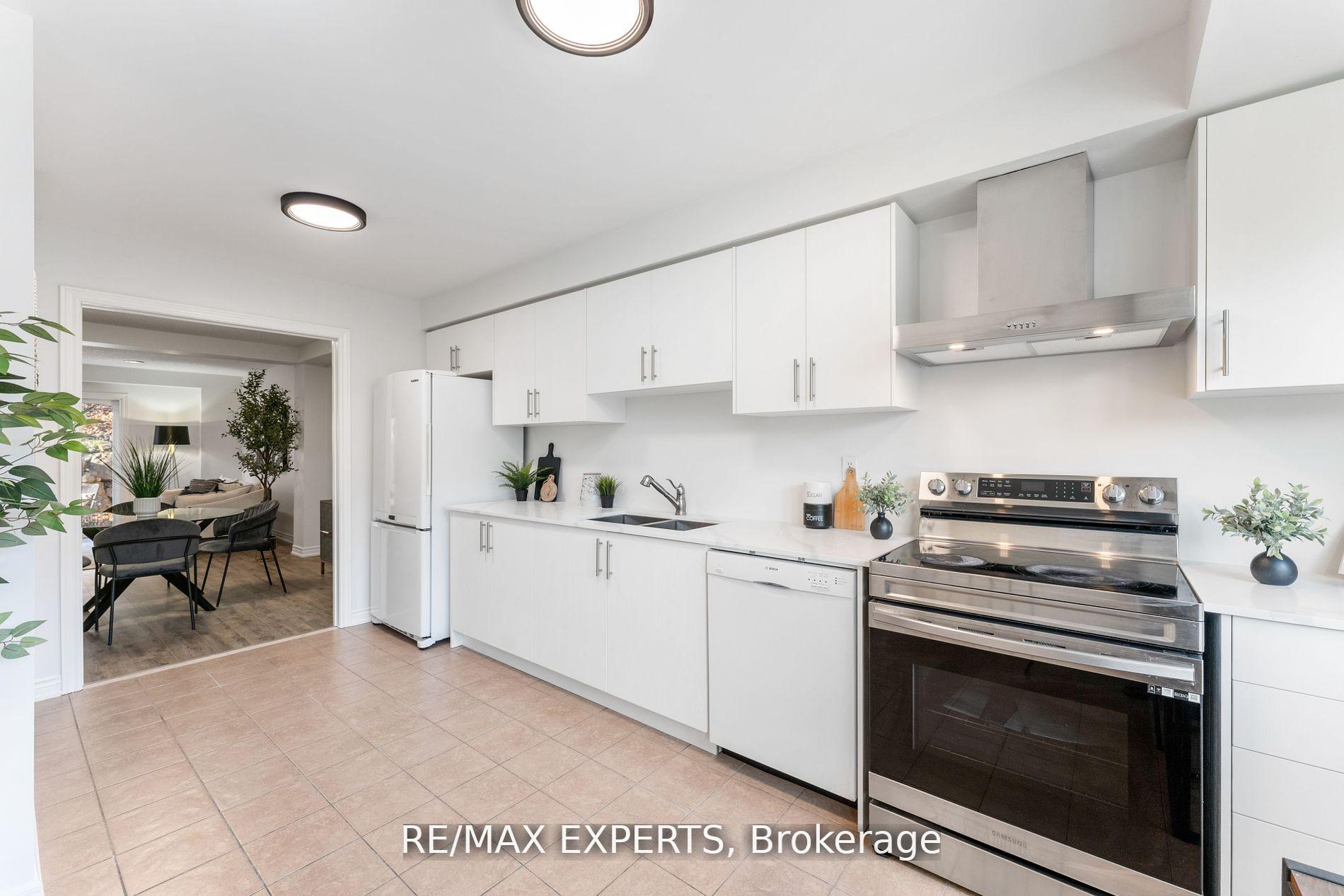 Photo 9 of Unit 10, 20 William Farr Lane, Vaughan, West Woodbridge — HOMEH