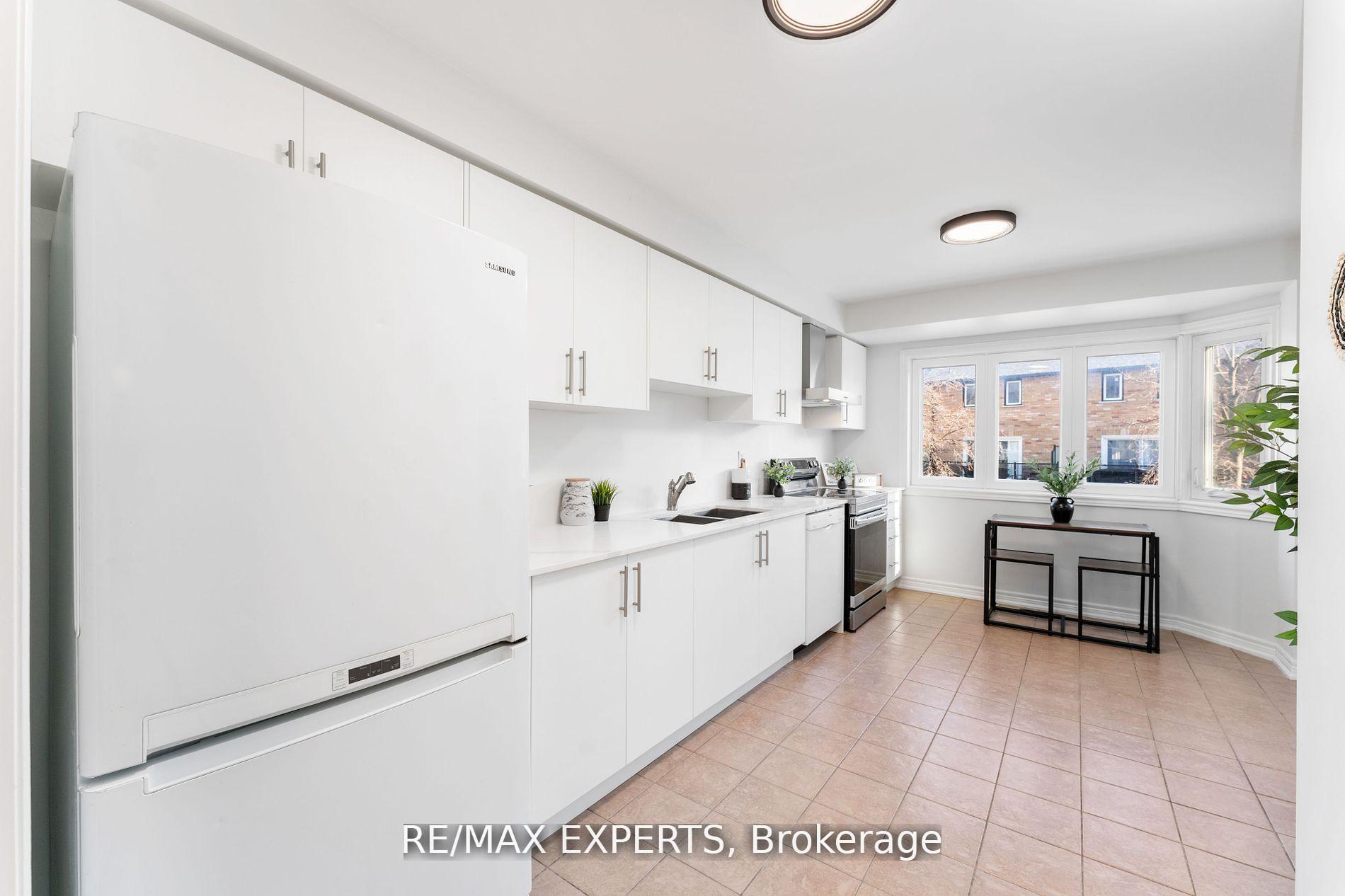 Photo 10 of Unit 10, 20 William Farr Lane, Vaughan, West Woodbridge — HOMEH