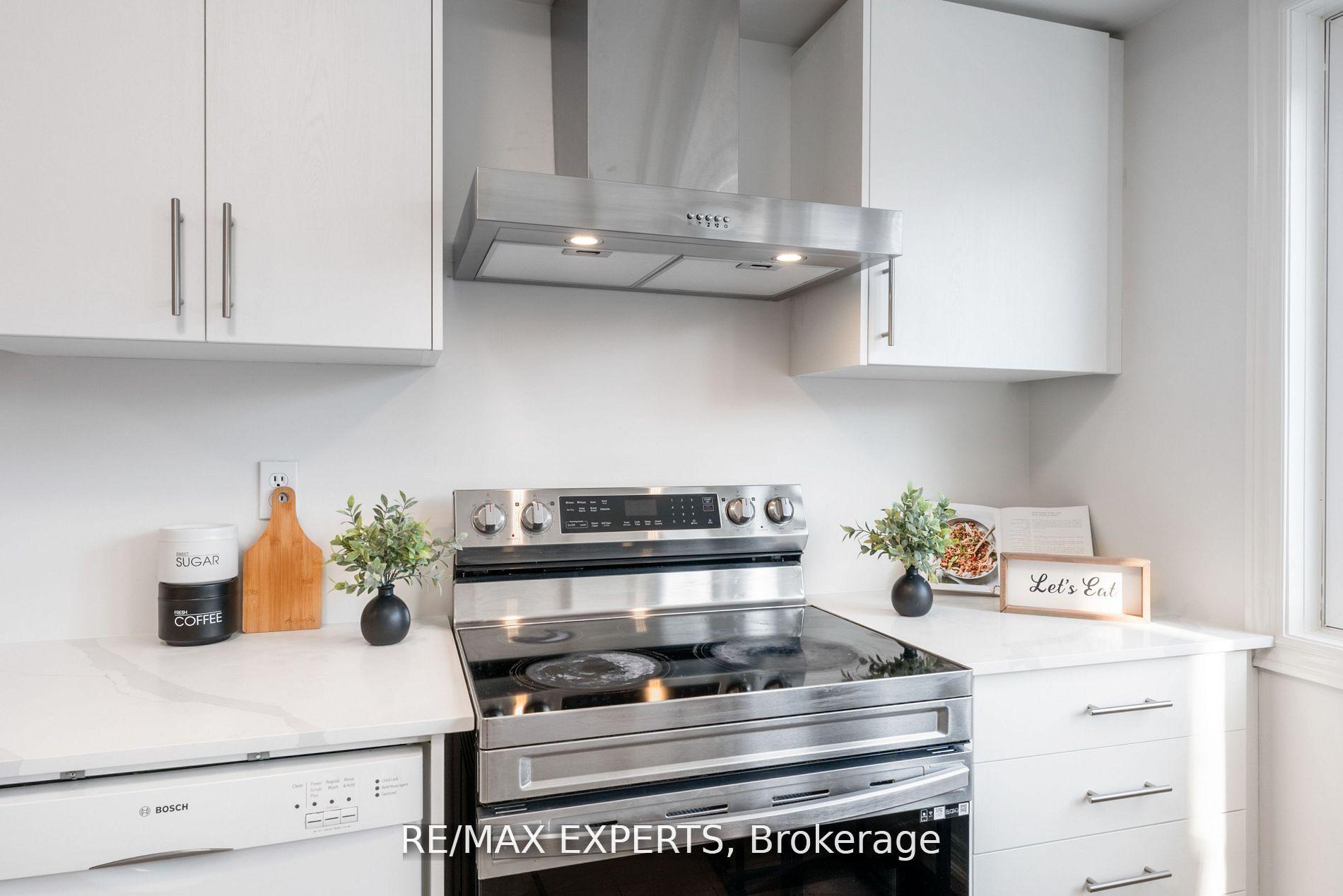 Photo 11 of Unit 10, 20 William Farr Lane, Vaughan, West Woodbridge — HOMEH