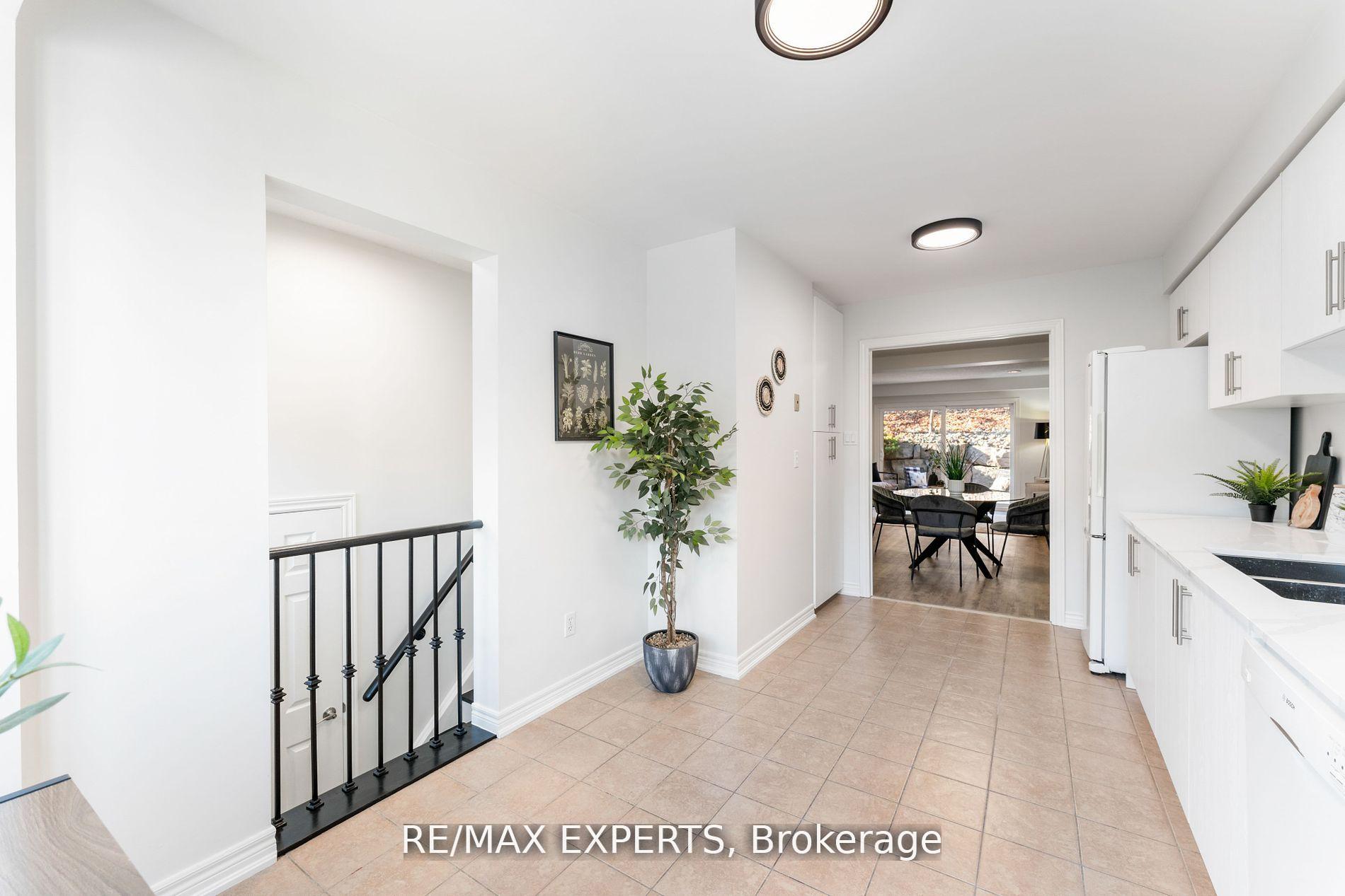Photo 12 of Unit 10, 20 William Farr Lane, Vaughan, West Woodbridge — HOMEH