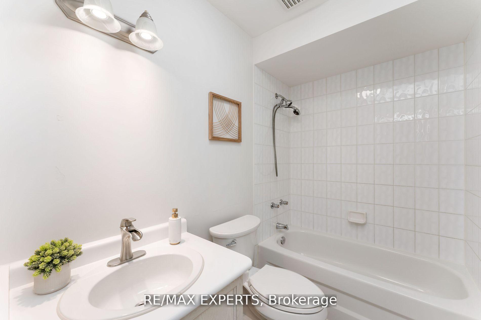 Photo 18 of Unit 10, 20 William Farr Lane, Vaughan, West Woodbridge — HOMEH