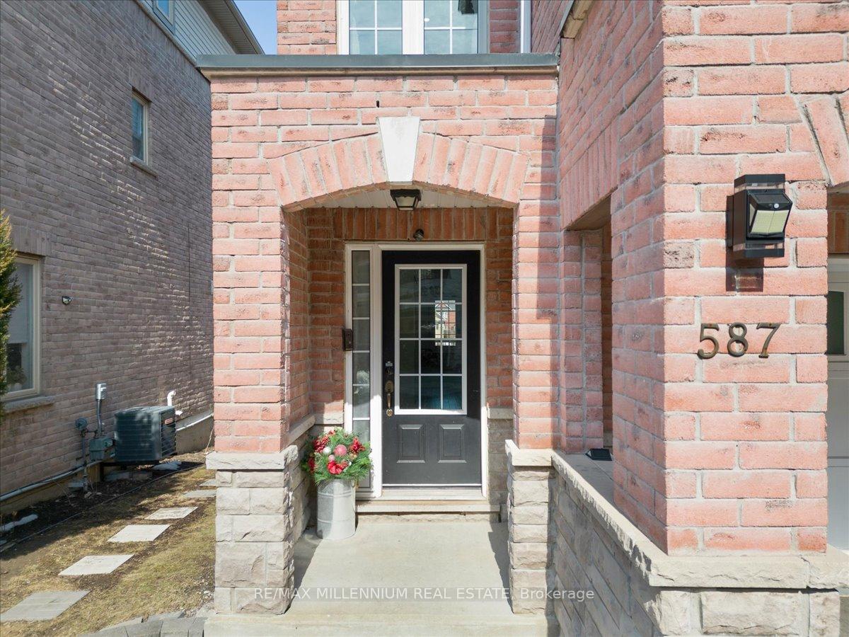 Photo 3 of 587 Rossland Road E, Ajax, Central East — HOMEH