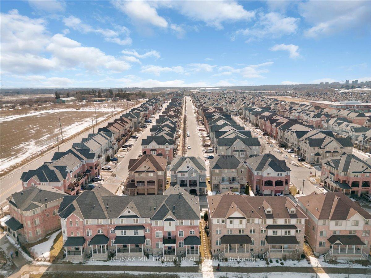 Photo 5 of 587 Rossland Road E, Ajax, Central East — HOMEH