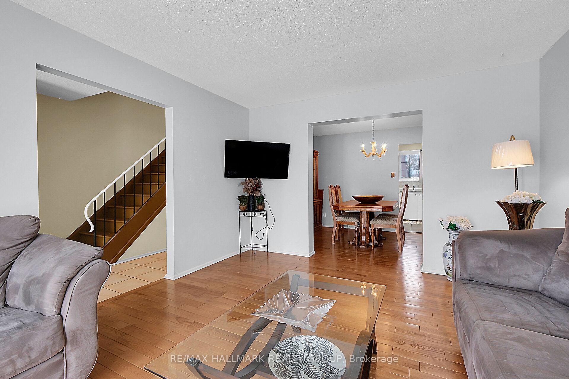 Photo 6 of 3318 Southgate Road, Ottawa, South Keys — HOMEH