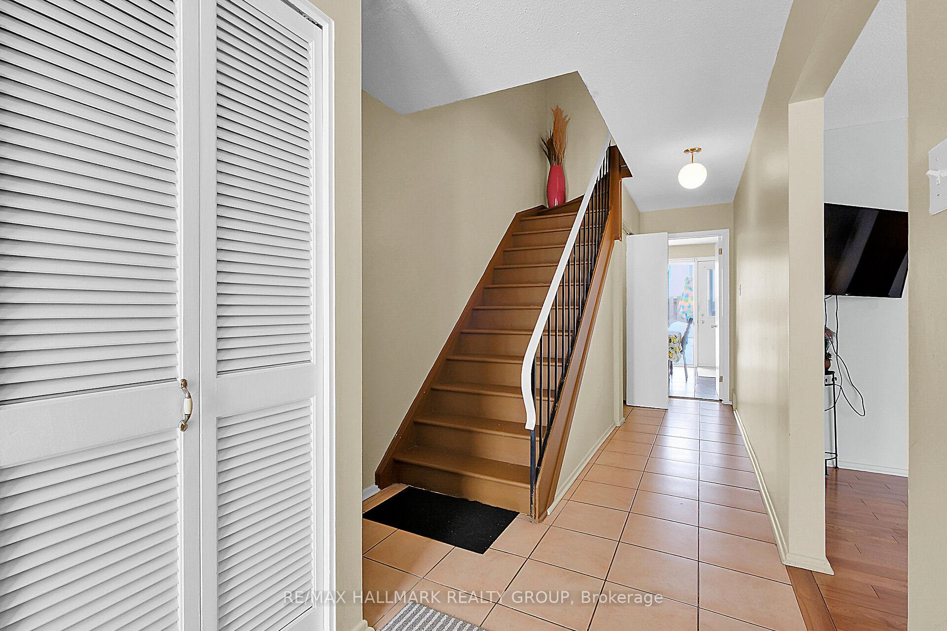 Photo 13 of 3318 Southgate Road, Ottawa, South Keys — HOMEH