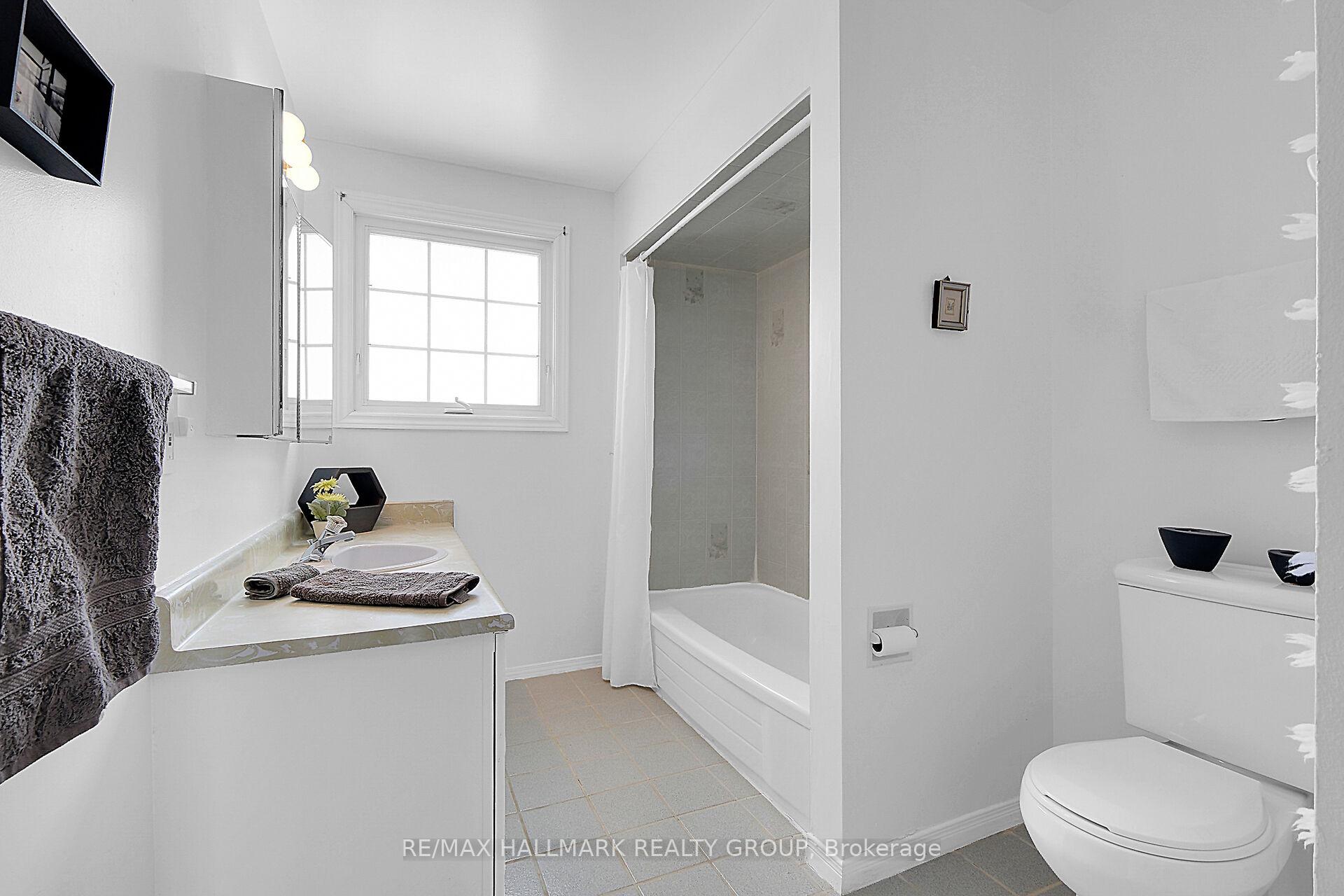Photo 18 of 3318 Southgate Road, Ottawa, South Keys — HOMEH