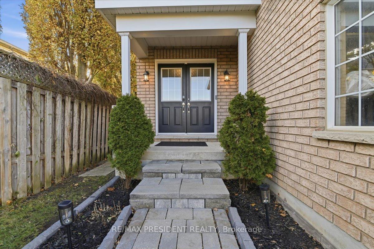 Photo 7 of 8 Cotton Street, Clarington, Bowmanville — HOMEH