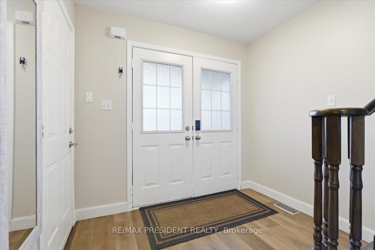 Photo 10 of 8 Cotton Street, Clarington, Bowmanville — HOMEH