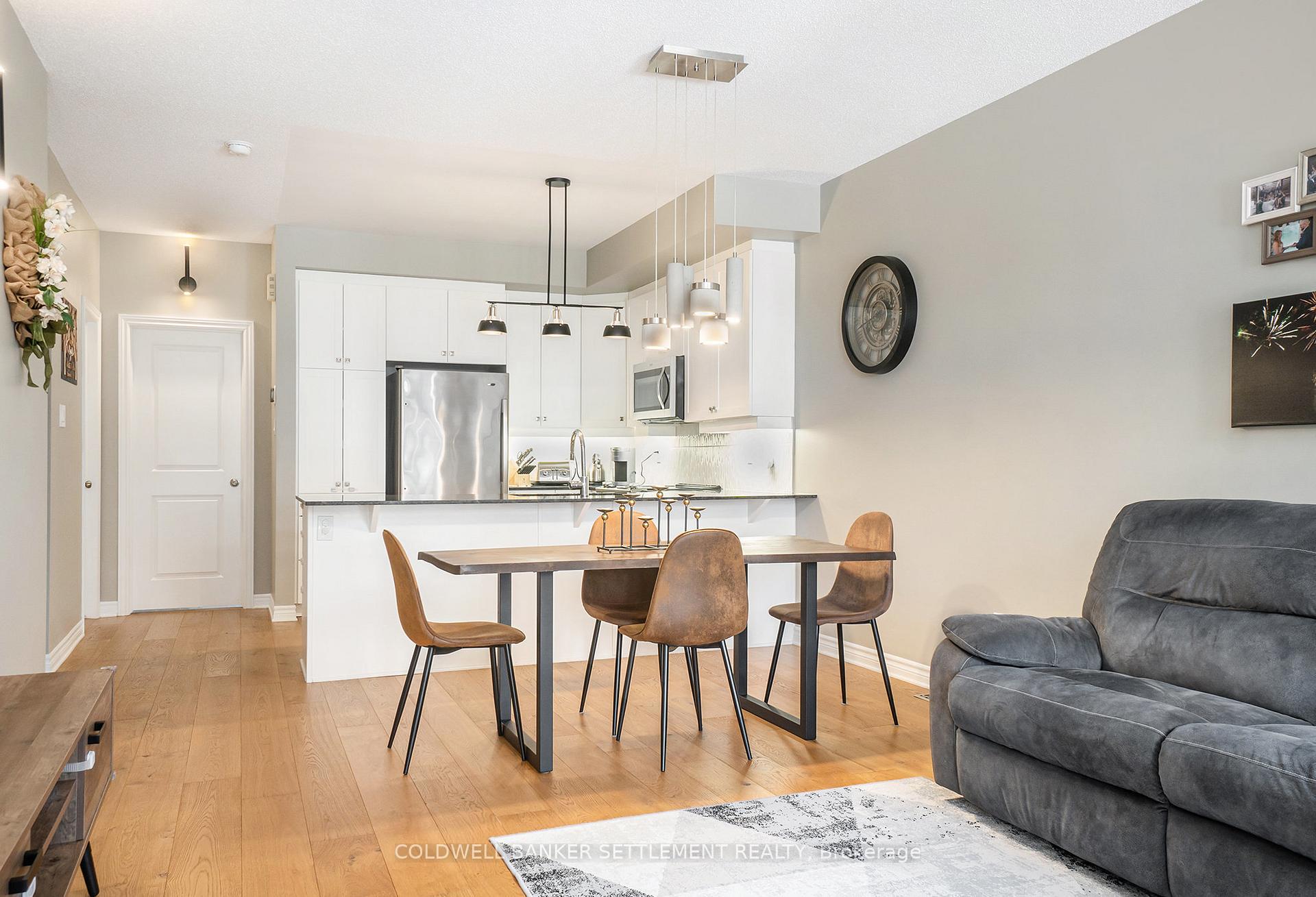 Photo 10 of 266 Pembina Private, Ottawa, Riverside South/Gloucester Glen — HOMEH