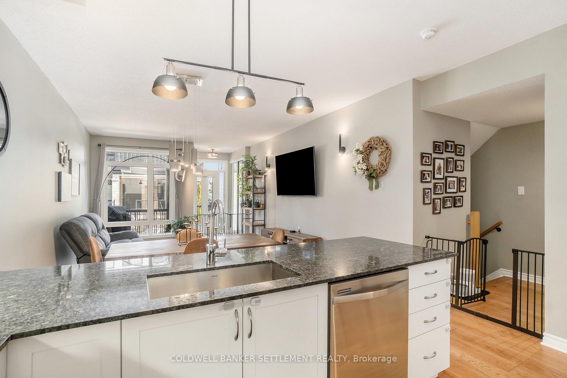 Photo 14 of 266 Pembina Private, Ottawa, Riverside South/Gloucester Glen — HOMEH