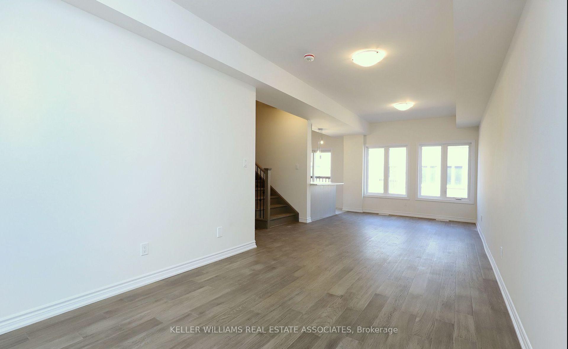 Photo 2 of Unit 32, 22 Renfrew Trail, Renfrew, Renfrew — HOMEH