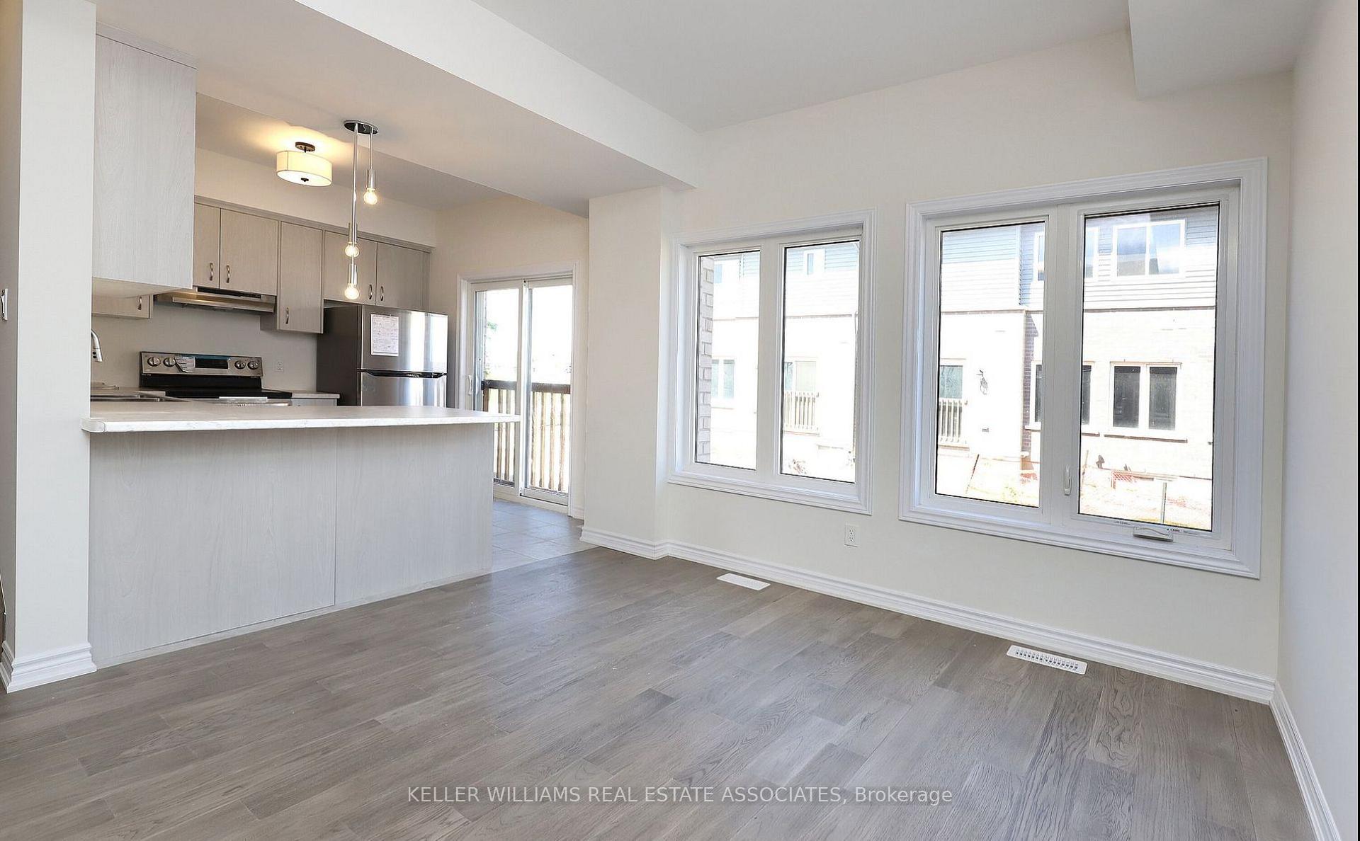 Photo 4 of Unit 32, 22 Renfrew Trail, Renfrew, Renfrew — HOMEH
