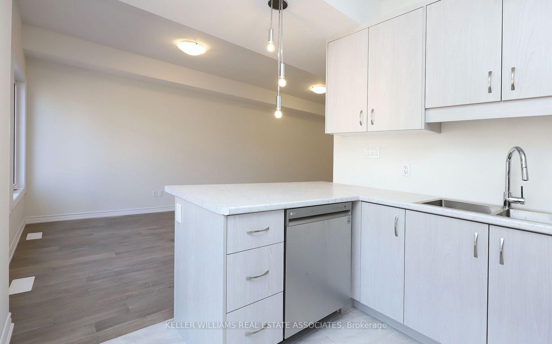 Photo 6 of Unit 32, 22 Renfrew Trail, Renfrew, Renfrew — HOMEH