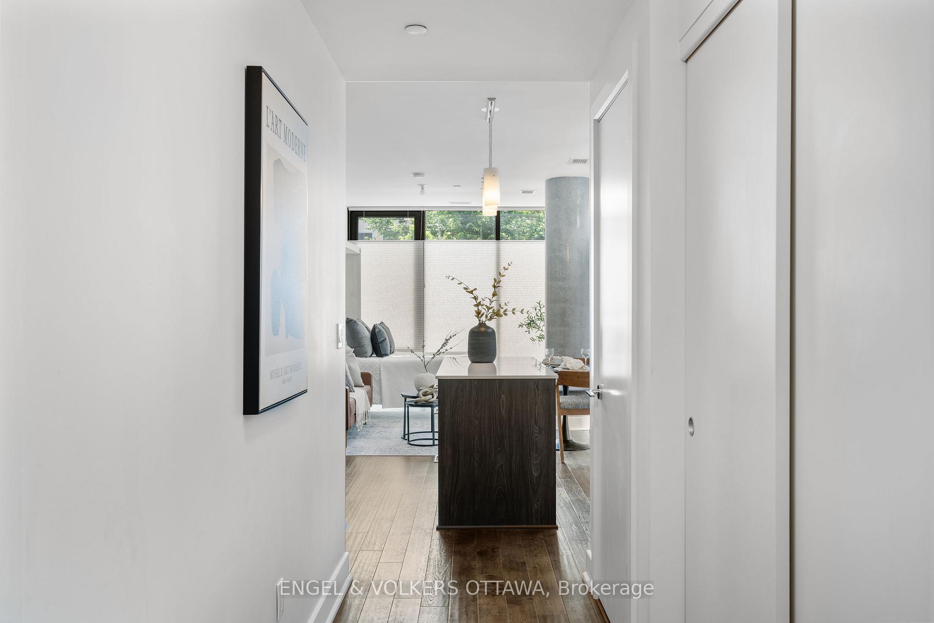 Photo 3 of Unit 102, 255 Bay Street, Ottawa, Ottawa Centre — HOMEH