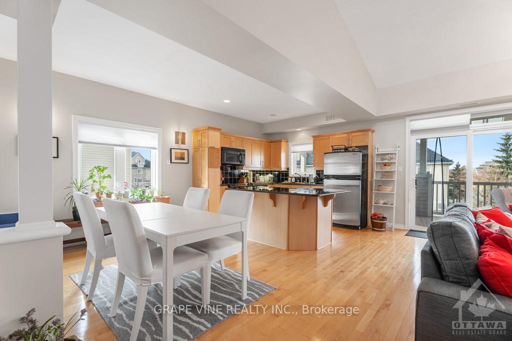 Photo 2 of 36 Edenvale Drive, Ottawa, Kanata - Beaverbrook — HOMEH