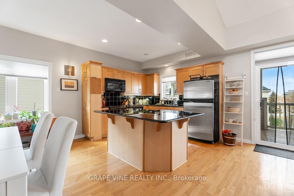 Photo 3 of 36 Edenvale Drive, Ottawa, Kanata - Beaverbrook — HOMEH