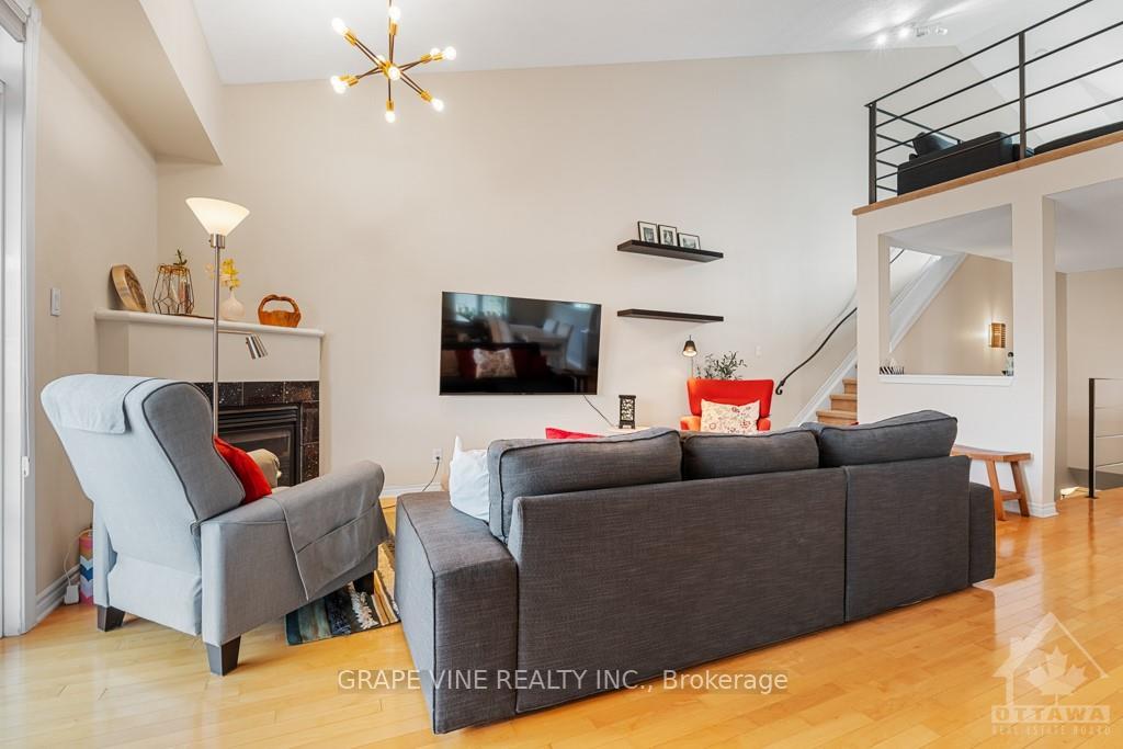 Photo 11 of 36 Edenvale Drive, Ottawa, Kanata - Beaverbrook — HOMEH