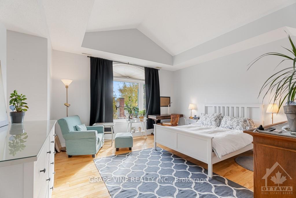 Photo 14 of 36 Edenvale Drive, Ottawa, Kanata - Beaverbrook — HOMEH