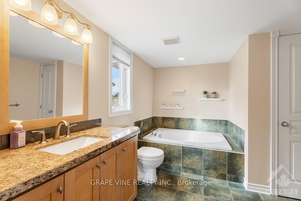 Photo 17 of 36 Edenvale Drive, Ottawa, Kanata - Beaverbrook — HOMEH