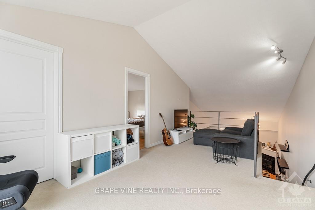 Photo 23 of 36 Edenvale Drive, Ottawa, Kanata - Beaverbrook — HOMEH