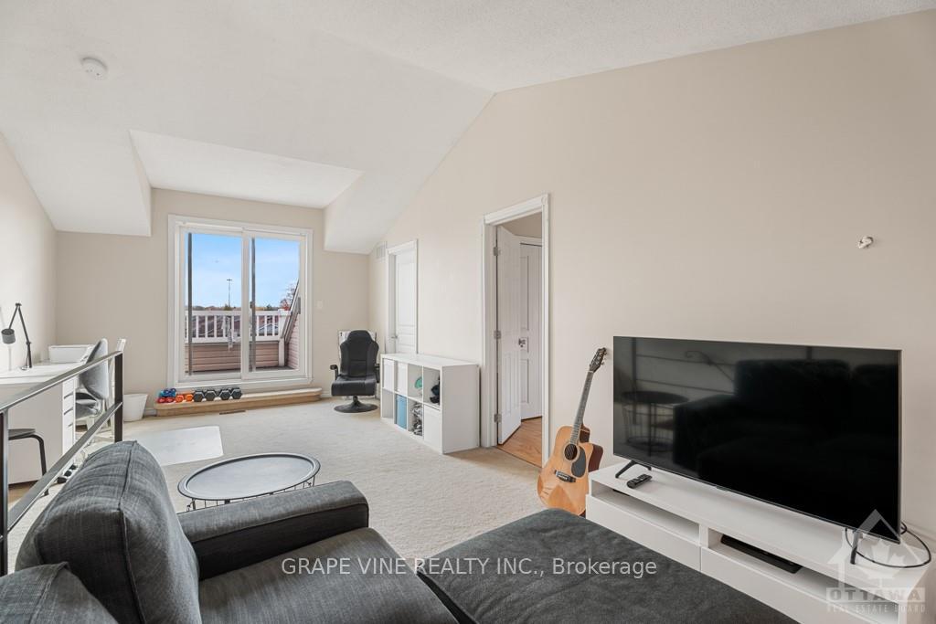 Photo 24 of 36 Edenvale Drive, Ottawa, Kanata - Beaverbrook — HOMEH