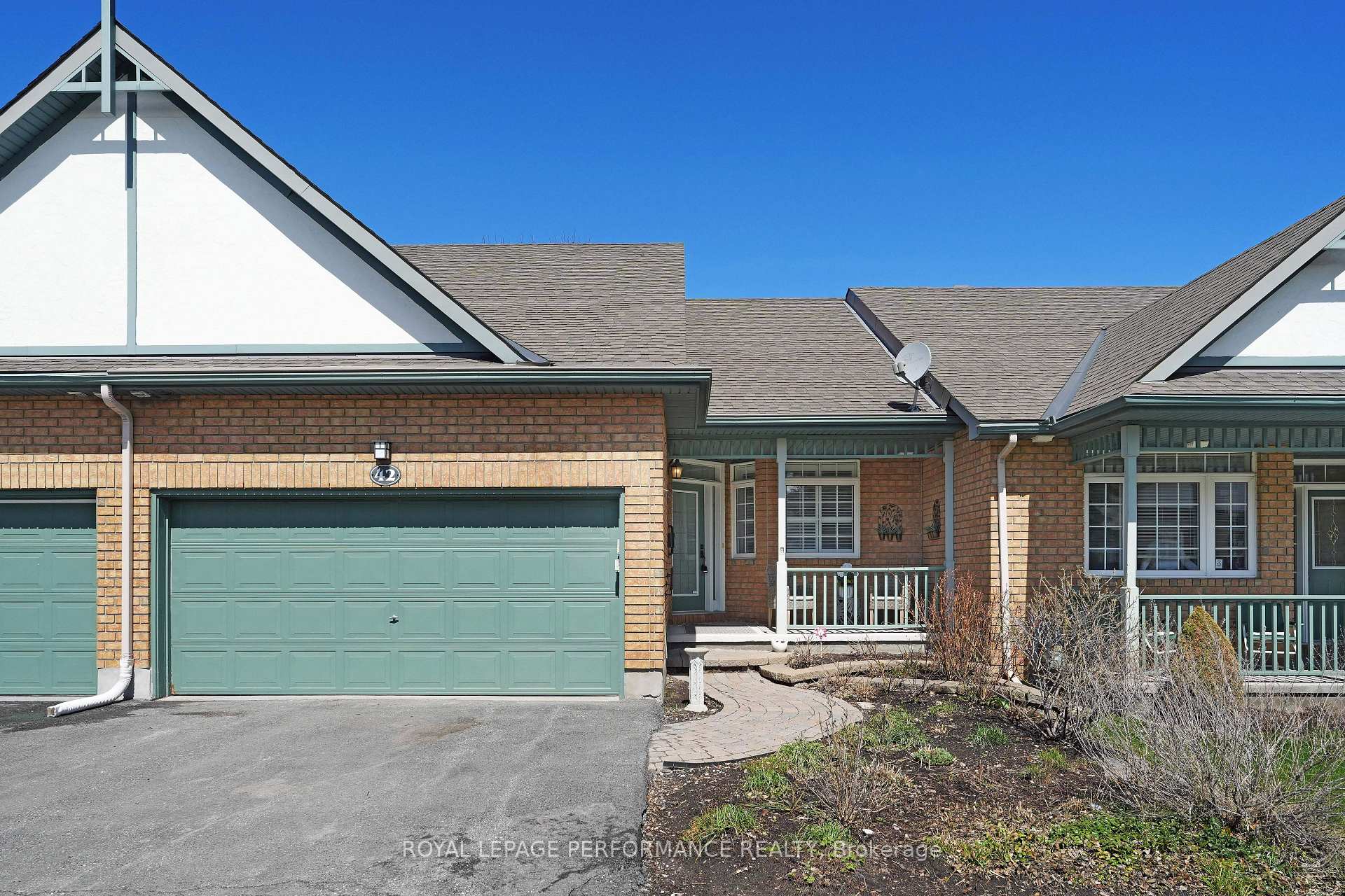 Photo 1 of 42 Briardale Crescent, Ottawa, City View/Skyline/Fisher Heights/Parkwood Hills — HOMEH