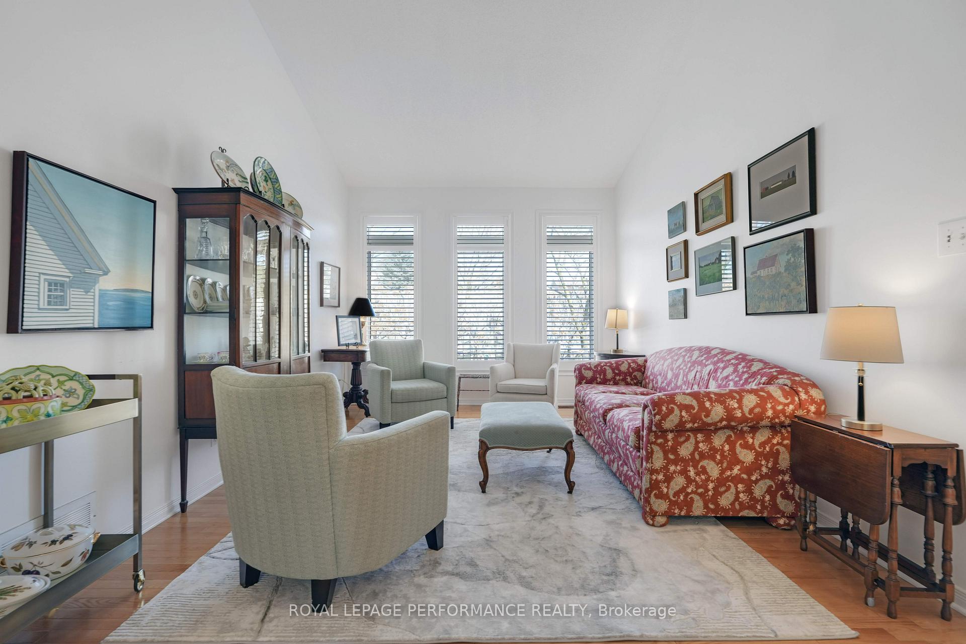 Photo 5 of 42 Briardale Crescent, Ottawa, City View/Skyline/Fisher Heights/Parkwood Hills — HOMEH