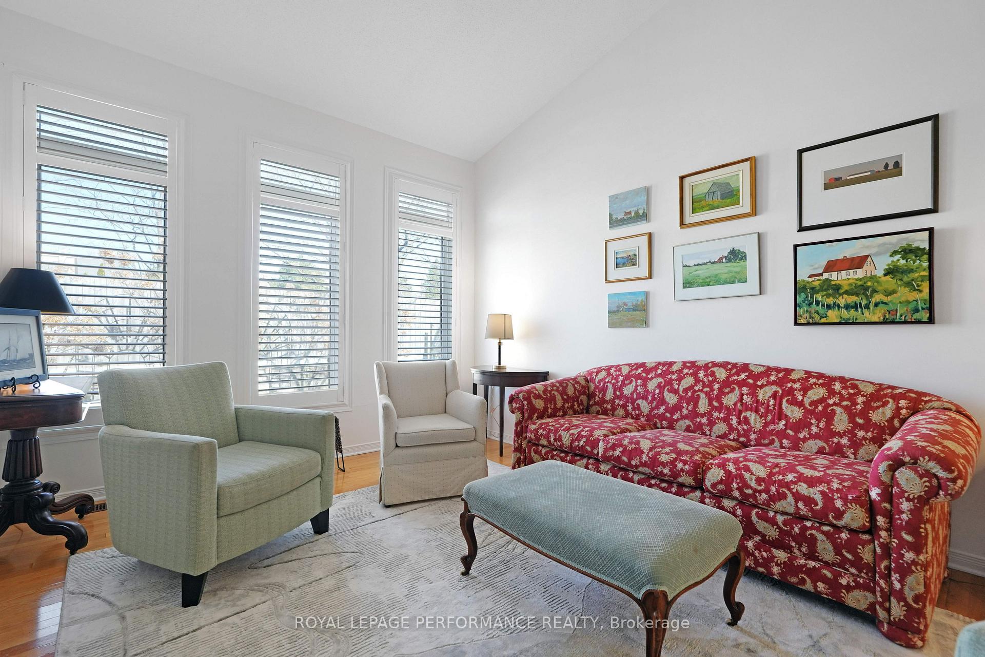 Photo 8 of 42 Briardale Crescent, Ottawa, City View/Skyline/Fisher Heights/Parkwood Hills — HOMEH