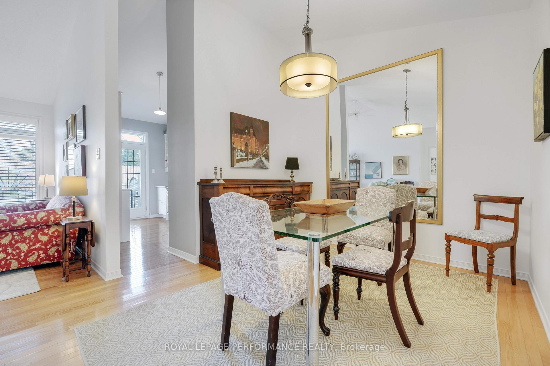 Photo 10 of 42 Briardale Crescent, Ottawa, City View/Skyline/Fisher Heights/Parkwood Hills — HOMEH