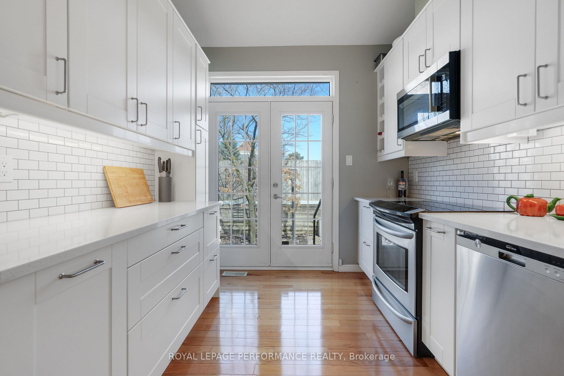 Photo 13 of 42 Briardale Crescent, Ottawa, City View/Skyline/Fisher Heights/Parkwood Hills — HOMEH