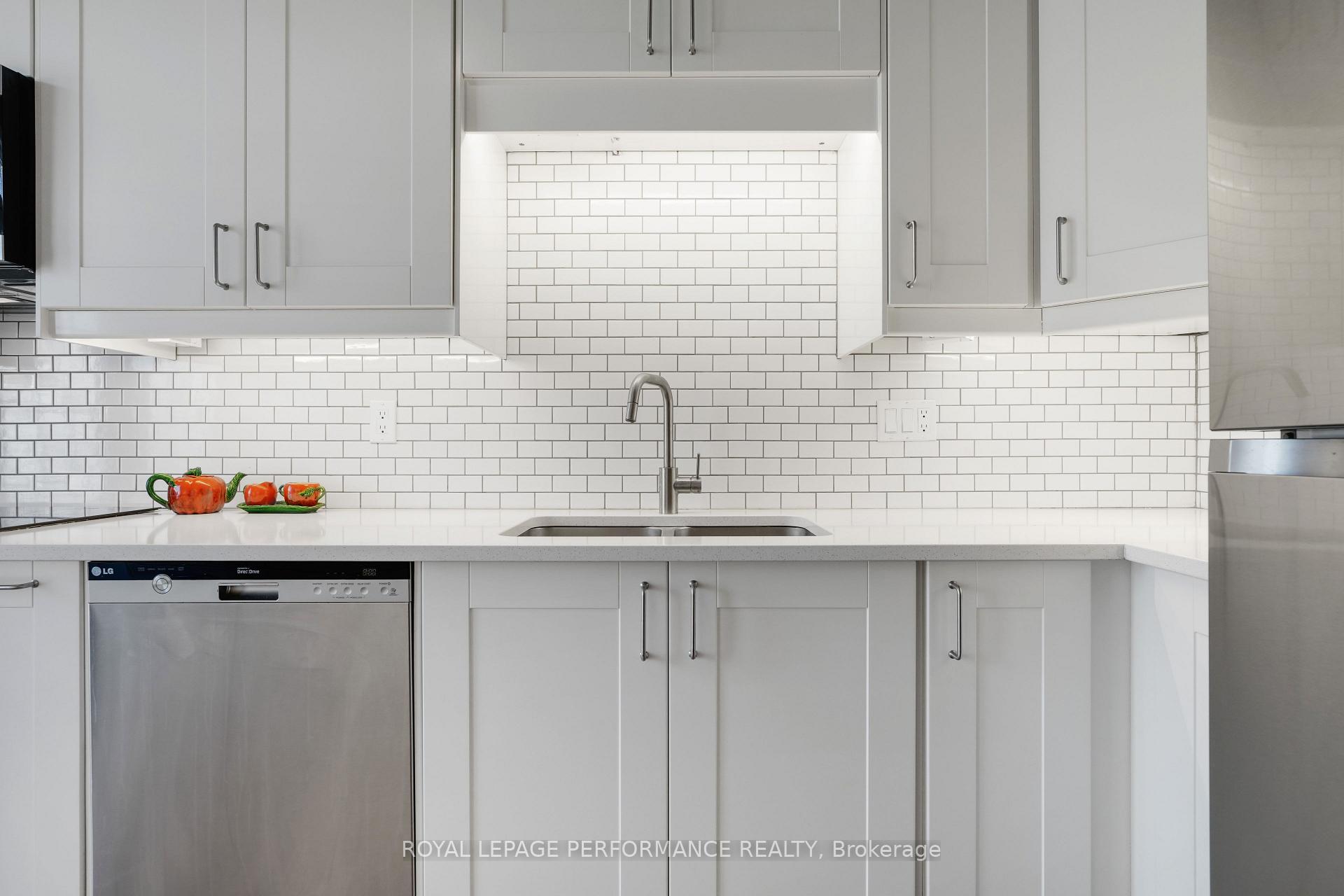 Photo 17 of 42 Briardale Crescent, Ottawa, City View/Skyline/Fisher Heights/Parkwood Hills — HOMEH