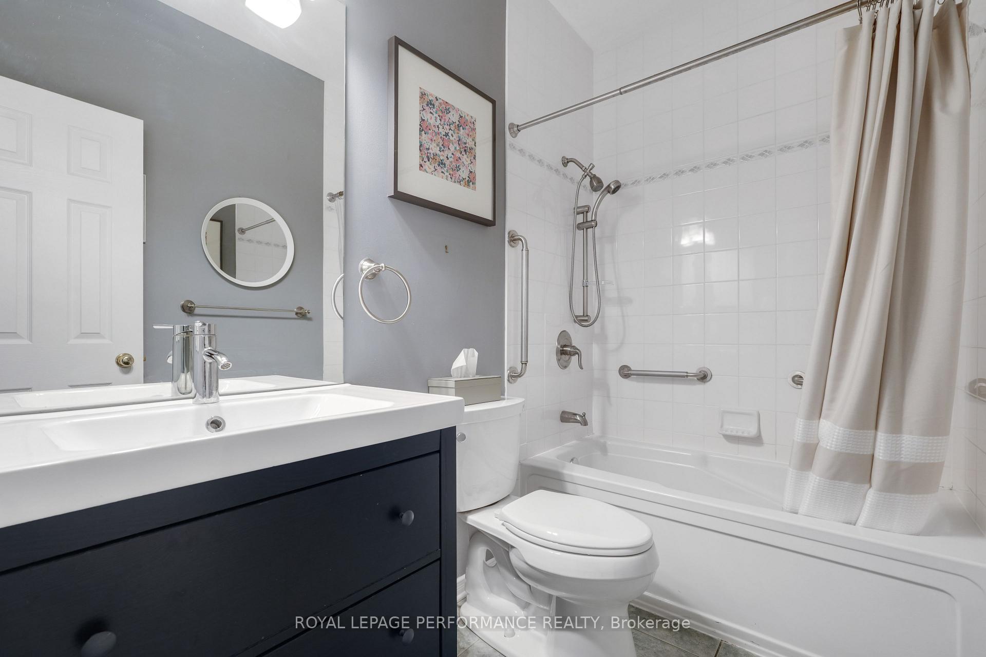Photo 18 of 42 Briardale Crescent, Ottawa, City View/Skyline/Fisher Heights/Parkwood Hills — HOMEH