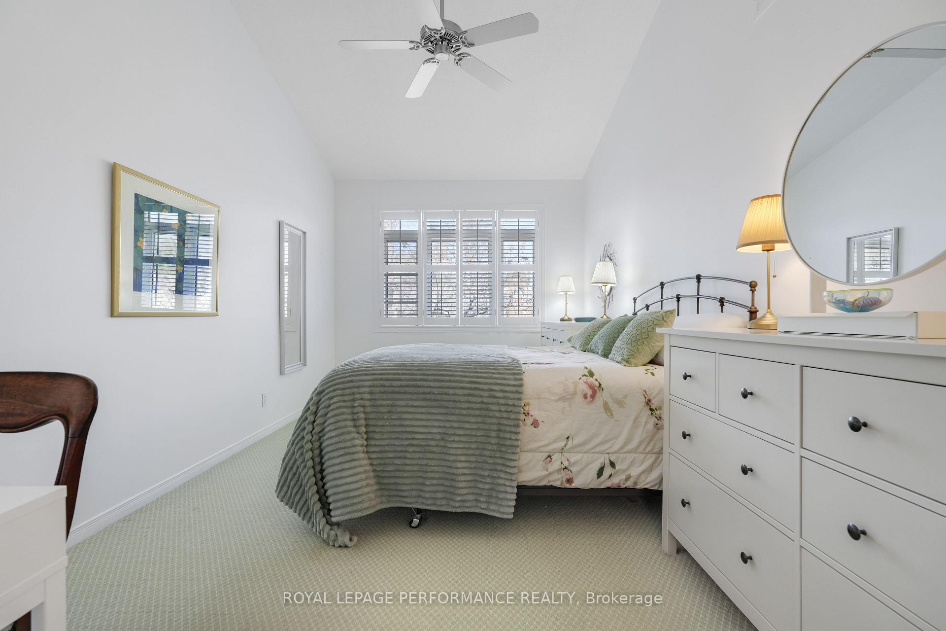 Photo 20 of 42 Briardale Crescent, Ottawa, City View/Skyline/Fisher Heights/Parkwood Hills — HOMEH