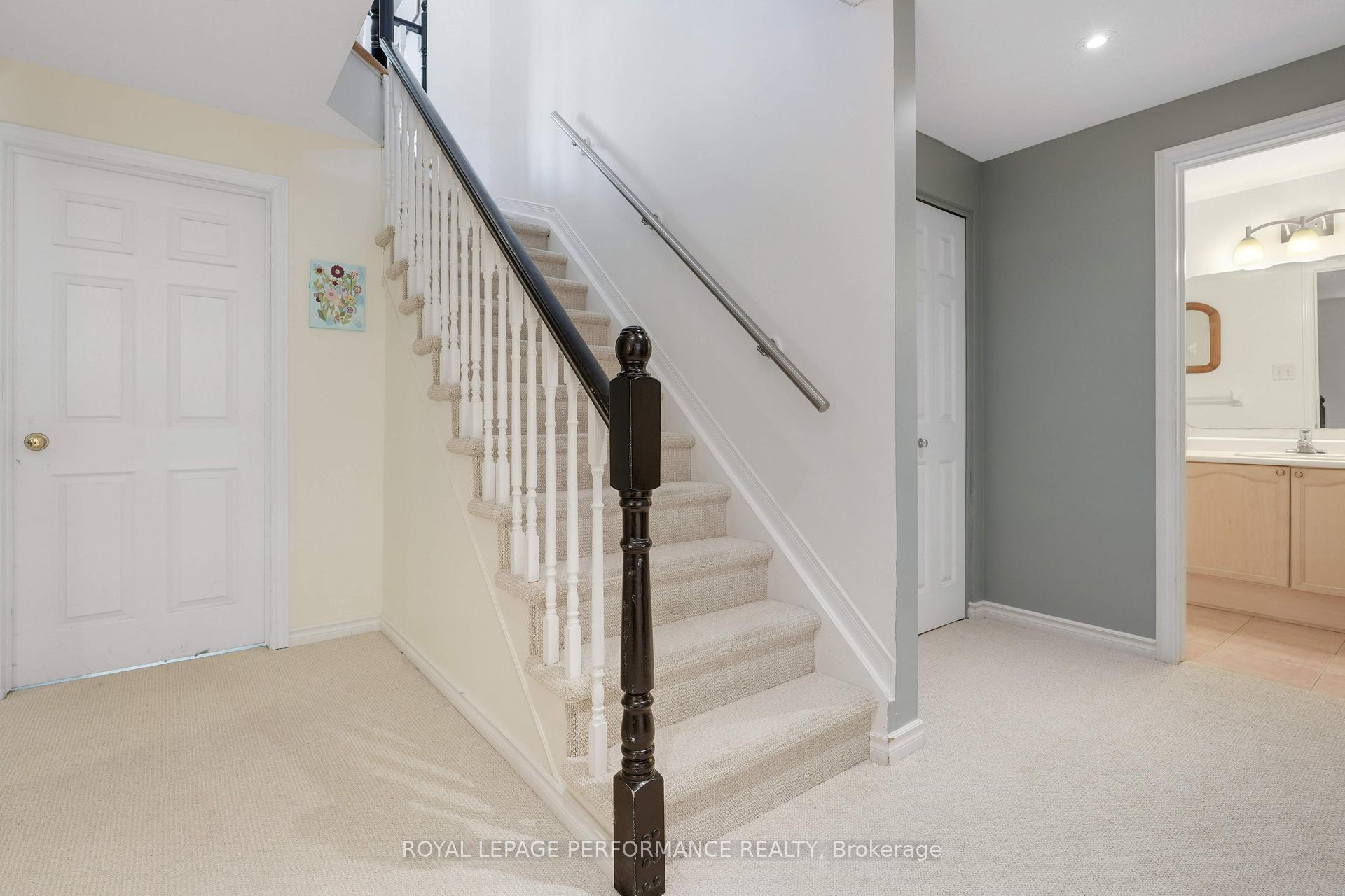Photo 24 of 42 Briardale Crescent, Ottawa, City View/Skyline/Fisher Heights/Parkwood Hills — HOMEH