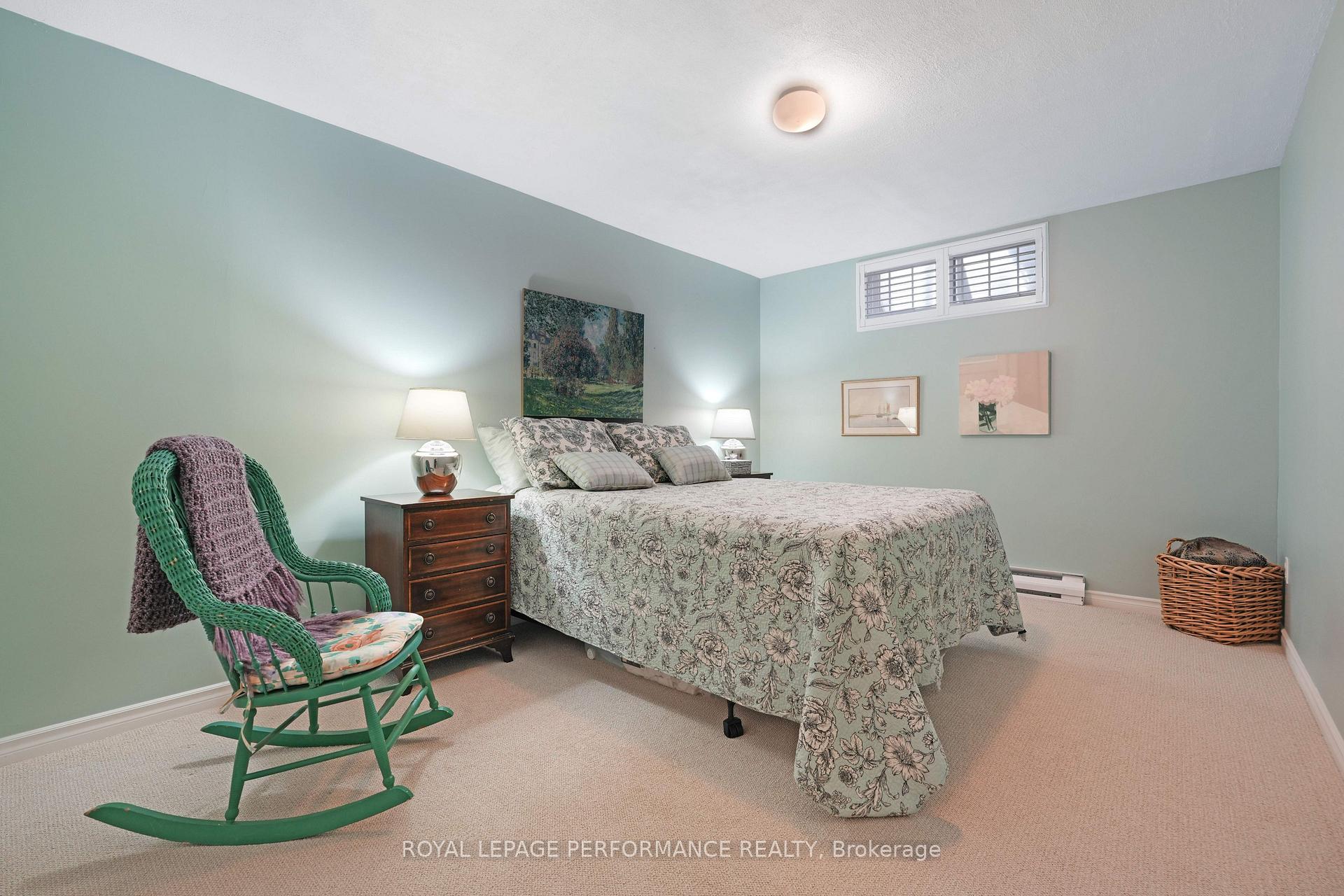 Photo 31 of 42 Briardale Crescent, Ottawa, City View/Skyline/Fisher Heights/Parkwood Hills — HOMEH