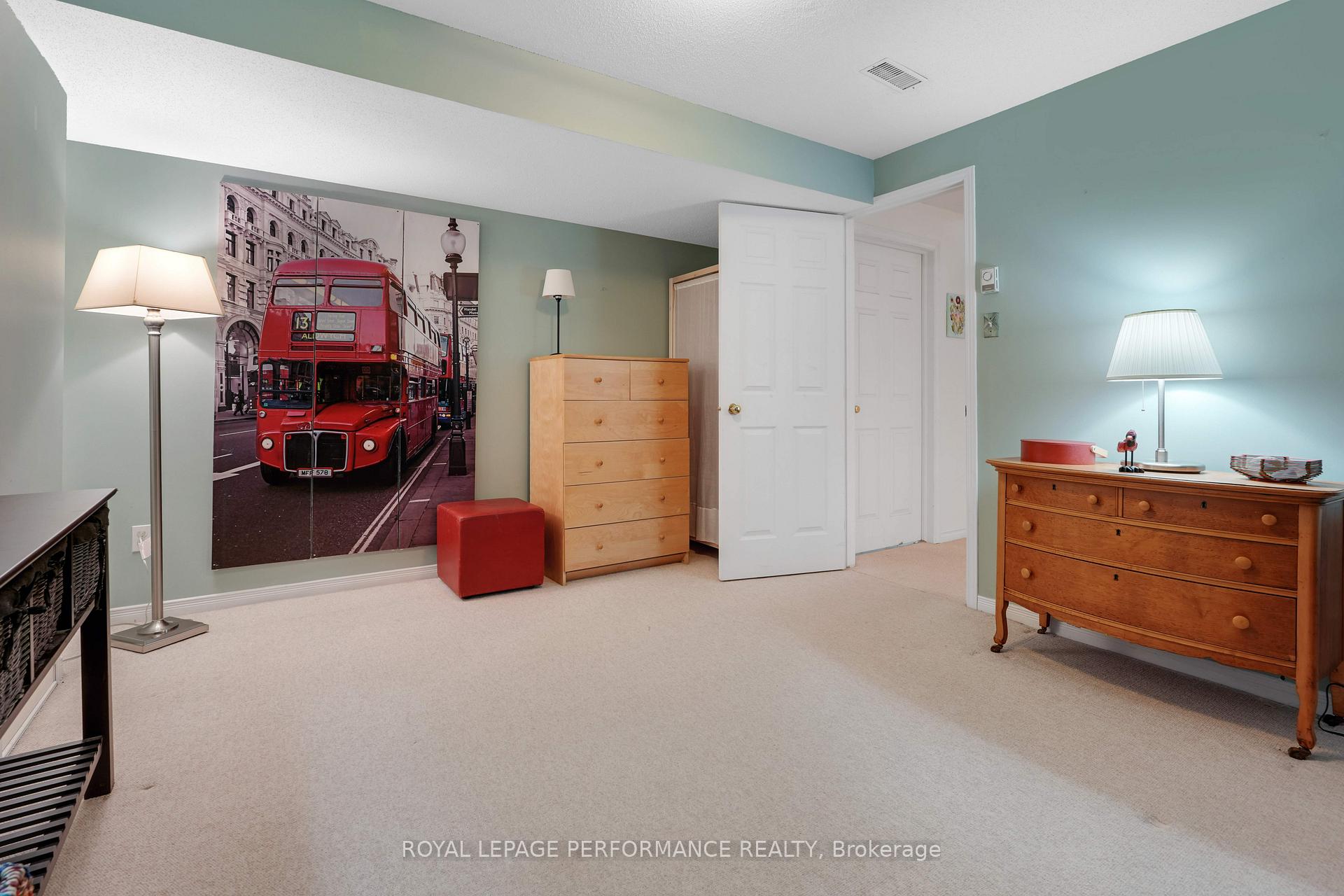 Photo 32 of 42 Briardale Crescent, Ottawa, City View/Skyline/Fisher Heights/Parkwood Hills — HOMEH