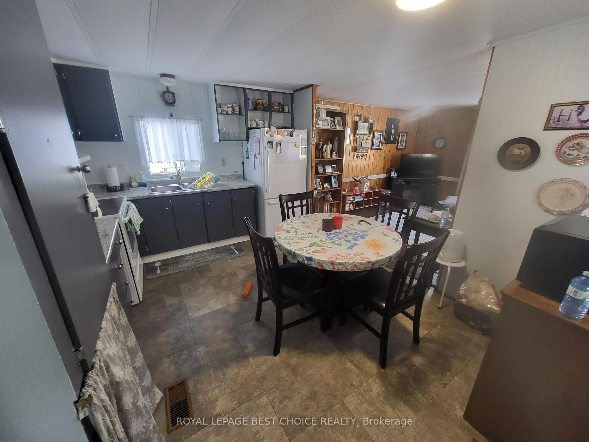 Photo 8 of 24 Goward Avenue W, Temagami — HOMEH
