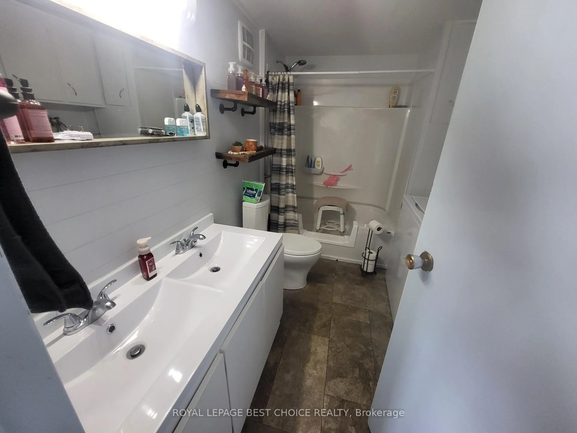 Photo 12 of 24 Goward Avenue W, Temagami — HOMEH