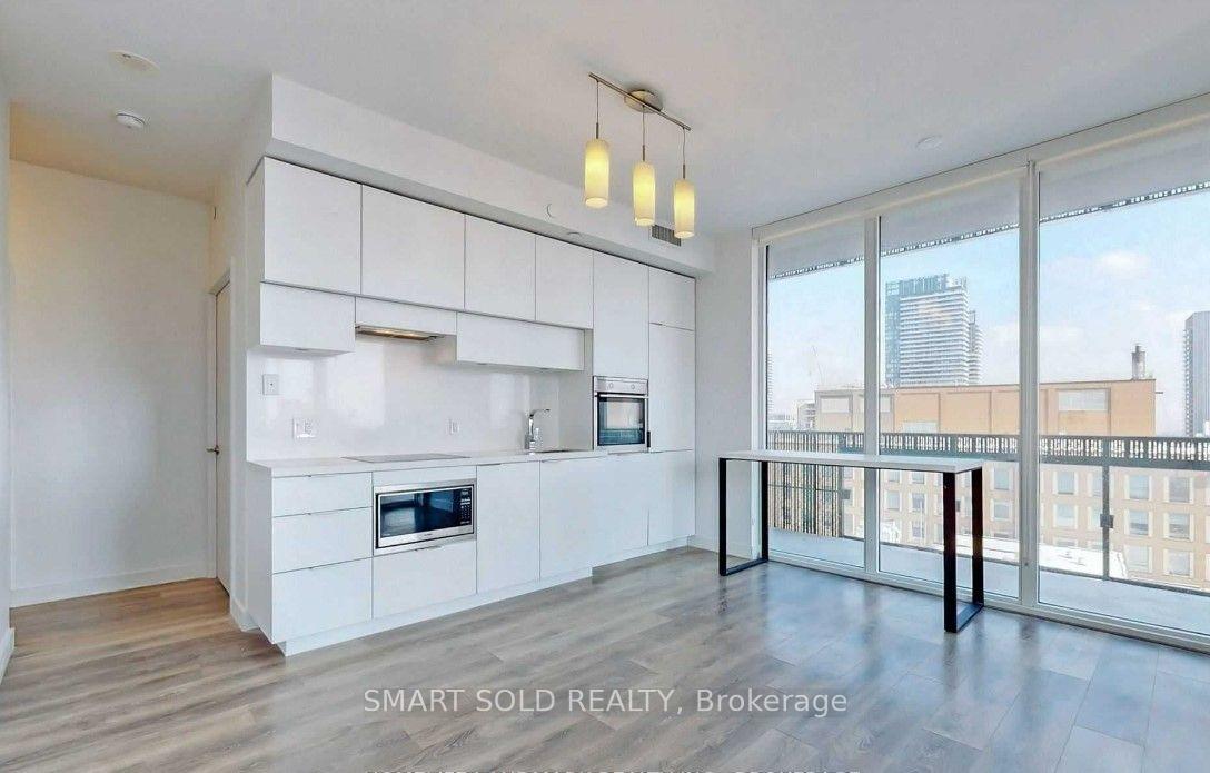 Photo 3 of Unit 1011, 8 Eglinton Avenue E, Toronto, Mount Pleasant West — HOMEH